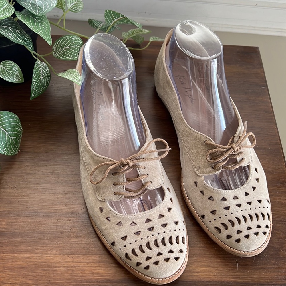 Free People cream suede shoes.  Size 9.